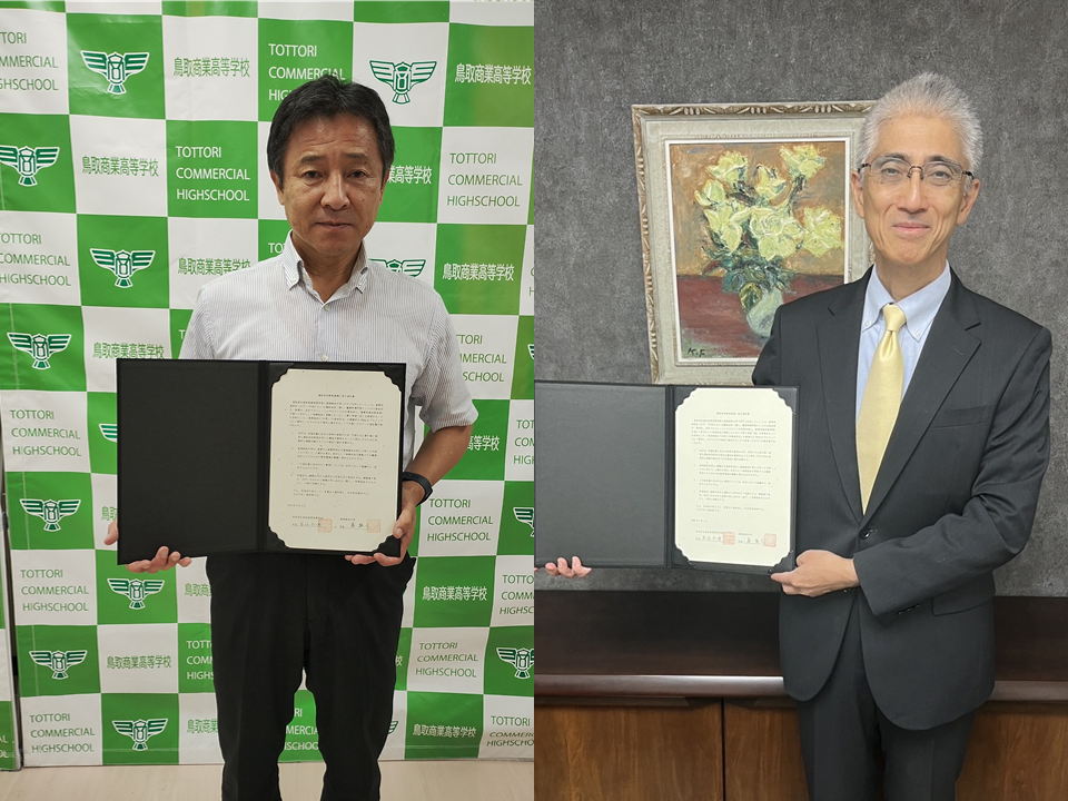 広島県立広島商業高等学校令和5年4月21日（右：折田校長）.jpg
