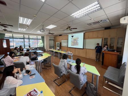 写真⑬（中台科技大学発表会）.jpeg